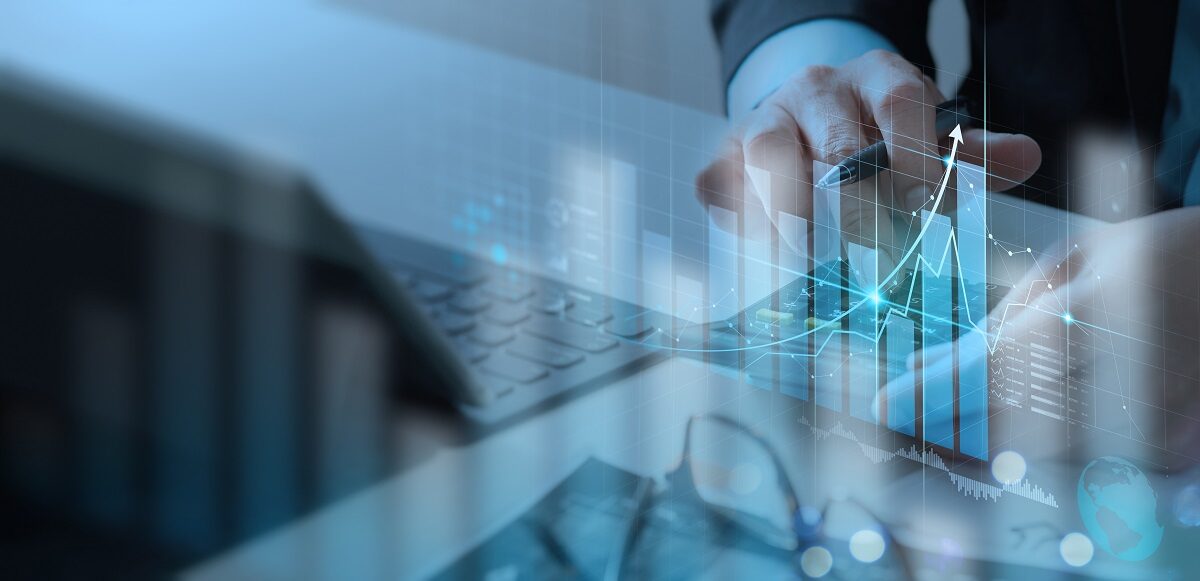 Businessman,Working,With,Modern,Computer,Calculator,Virtual,Dashboard,Analyzing,Finance